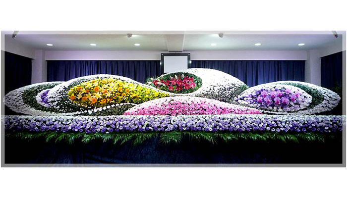 圧倒的なボリュームとクオリティの花祭壇