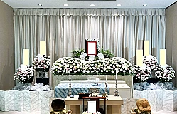 華やかな生花祭壇プラン（2日葬）