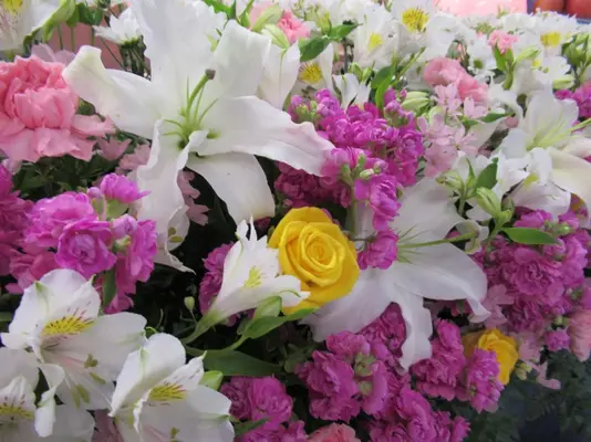 たくさんのお花でお別れ
