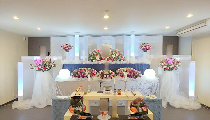 国家資格を持つスタッフが作る花祭壇