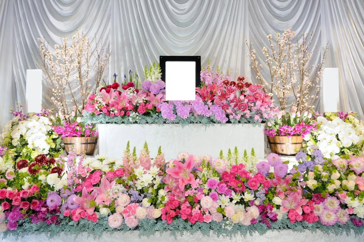 花で彩るお葬式 とむらび 東京サロン の費用と評判 葬儀の口コミ