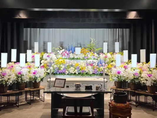 花で彩るお葬式「とむらび」