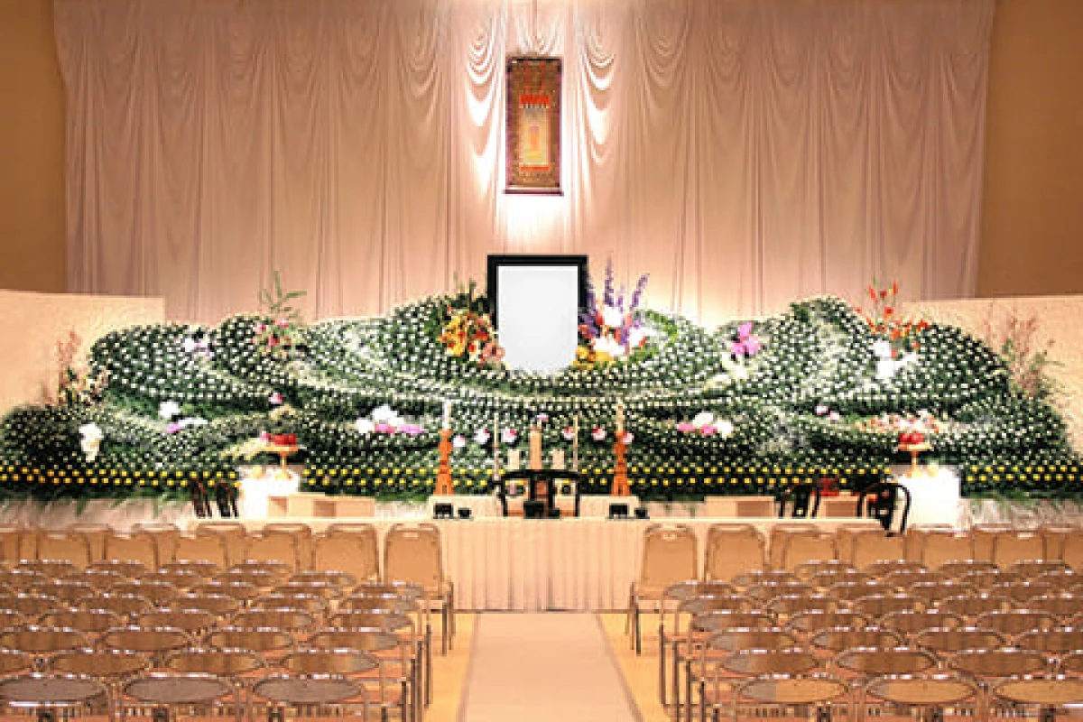 花屋仁助(メモリーナ上条 にすけ会館)の写真 8