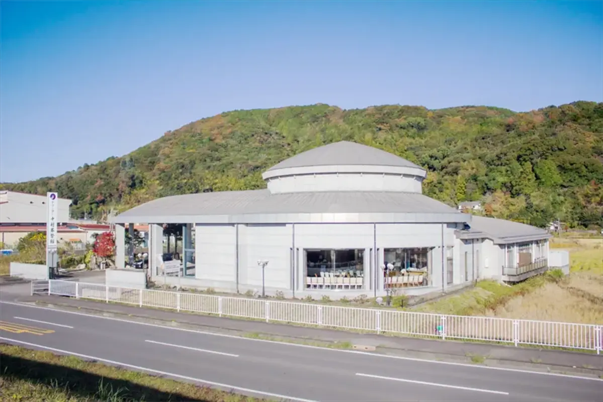 自社式場「ドリーマー中村葬祭館」