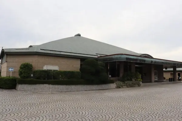三学院極楽殿で葬儀を行なった写真