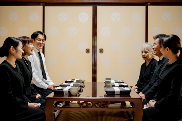 自宅葬以外に葬儀費用を抑えるなら