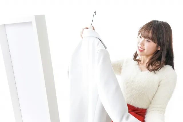 喪服にコートは着ていいの?冬・雪の日の葬儀の服装マナーを解説