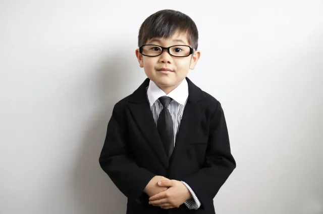 子どもの喪服はどう選ぶ?幼児・小学生・中高生まで年齢別に徹底解説
