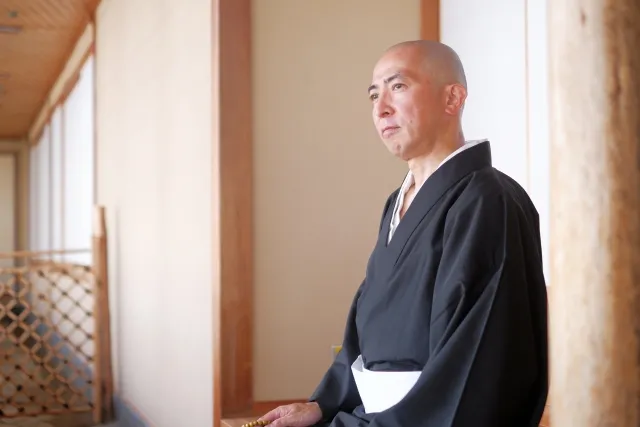 曹洞宗と浄土真宗の違いとは?葬儀や法要、費用感、家庭での信仰の違いを解説します