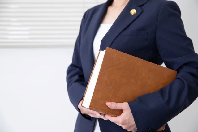 弁護士費用の現実と選び方